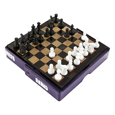 World’s Smallest Chess Game