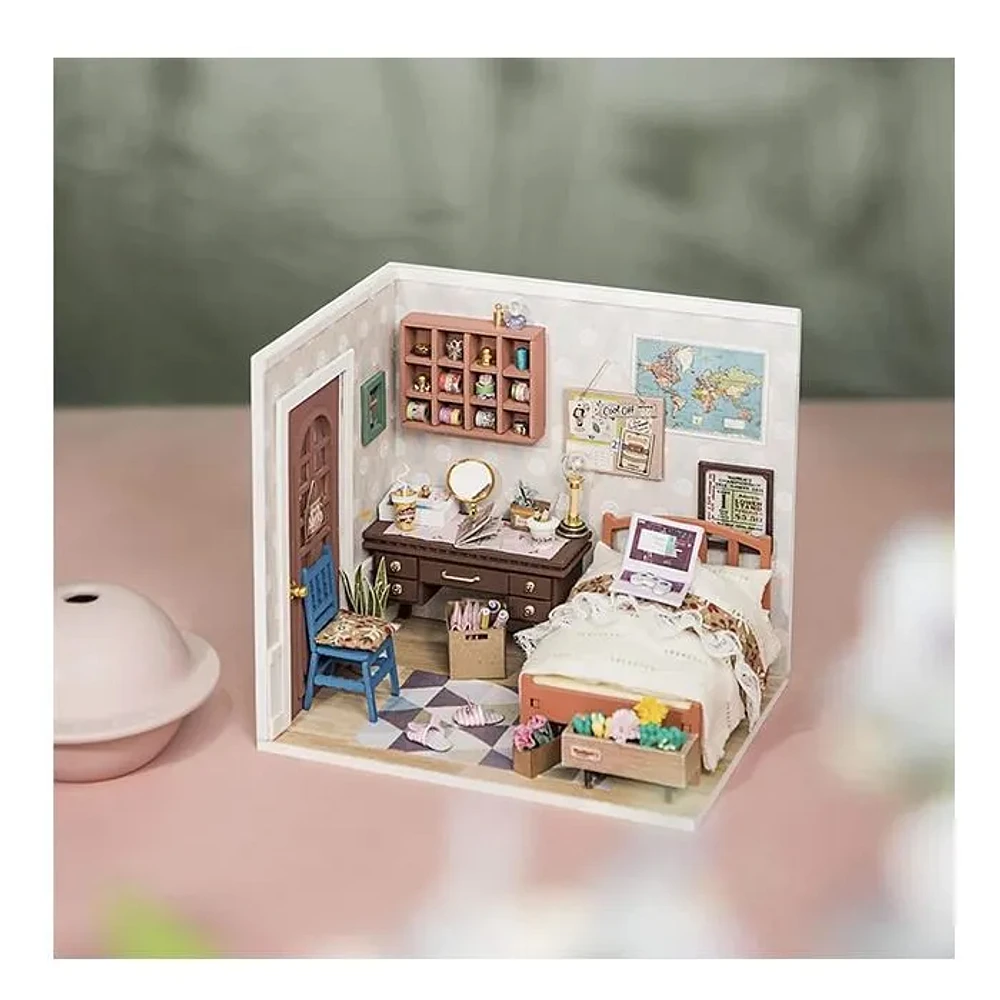 3D wooden Puzzle Anne’s Bedroom Fully Assembled with Display Case