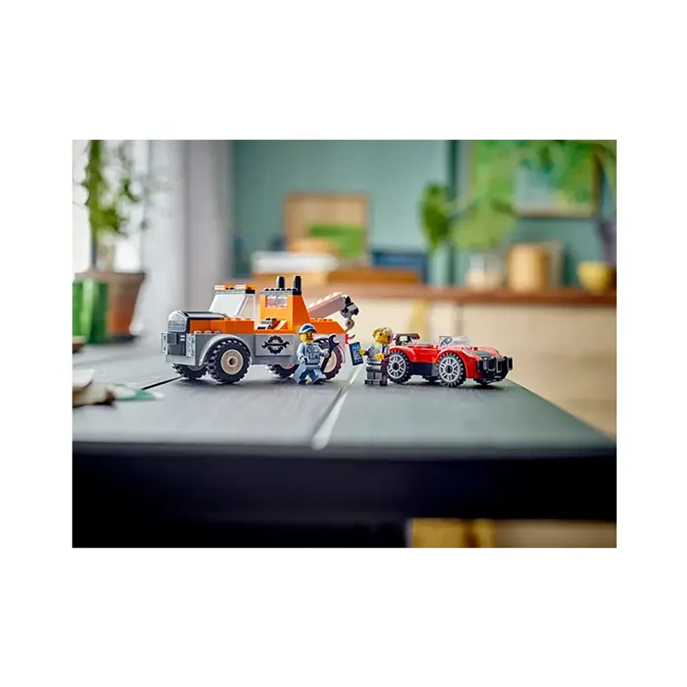 LEGO City Tow Truck and Sports Car Repair – 101 Pieces