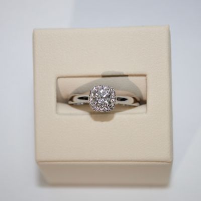 Solitaire Ring Round Cut Square Setting - 