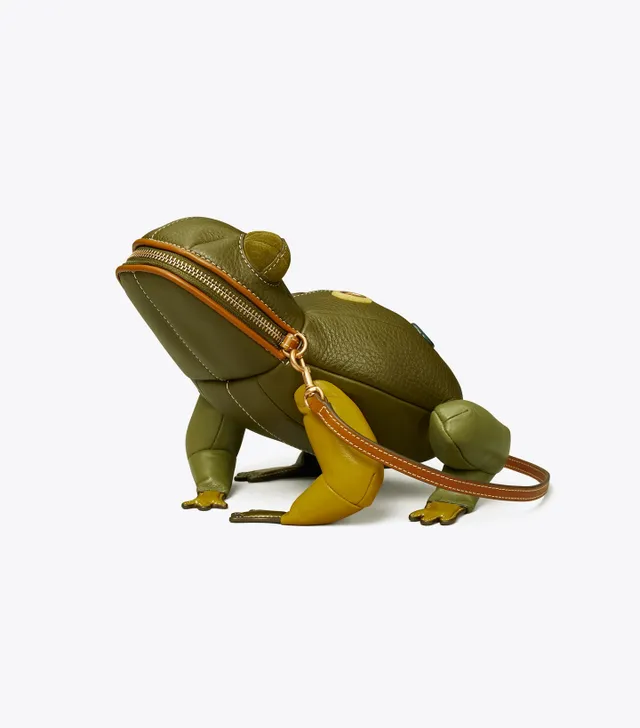 https://cdn.mall.adeptmind.ai/https%3A%2F%2Fs7.toryburch.com%2Fis%2Fimage%2FToryBurch%2Fstyle%2Ftory-the-toad-backpack-angle.TB_139654_325_SLANG.pdp-1440x1638.jpg_640x.webp