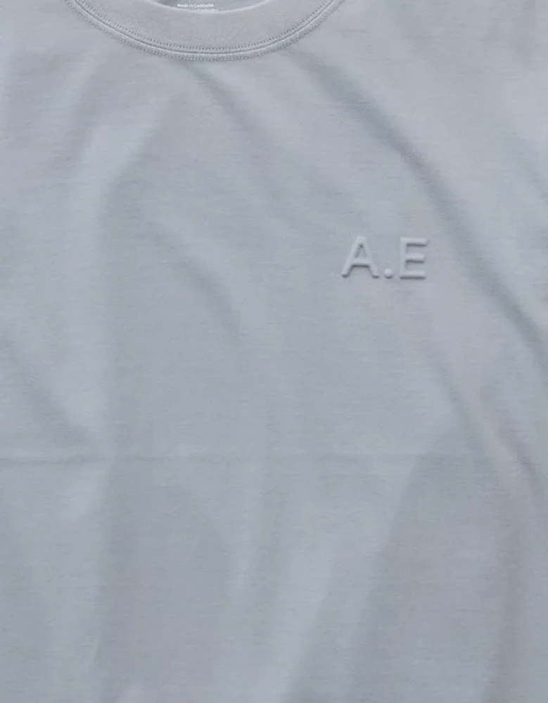 T-shirt droit à image de logo rehaussé AE
