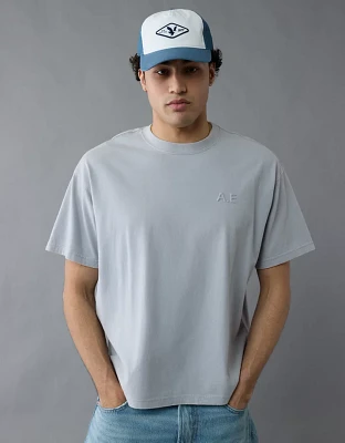 T-shirt droit à image de logo rehaussé AE