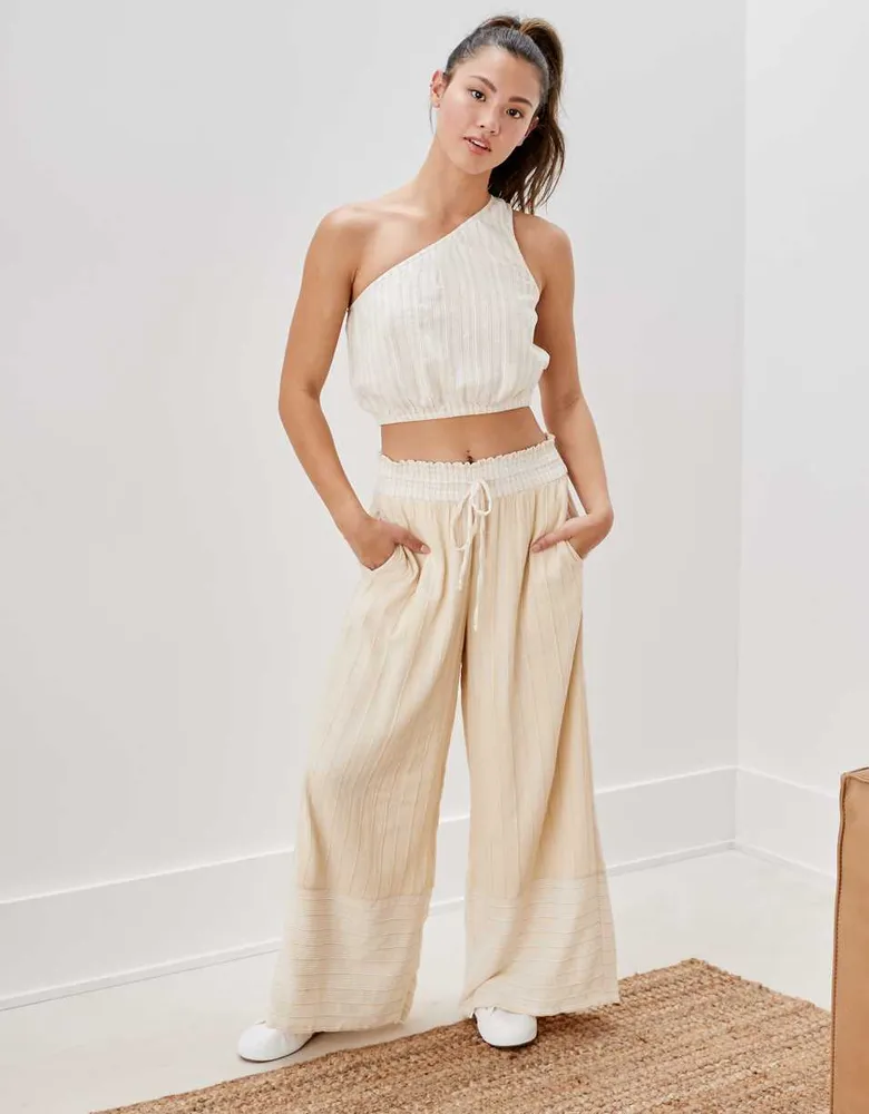 AE Cropped One-Shoulder Top