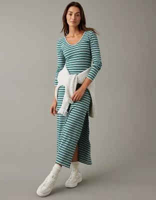 Robe mi-longue en tricot à manches longues AE