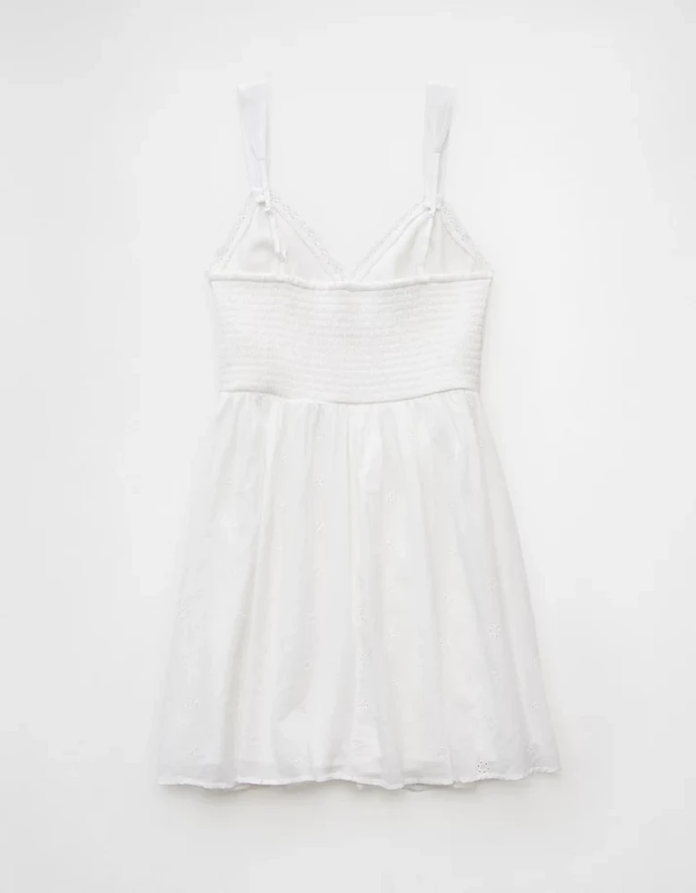 Minirobe à œillets encolure en V AE