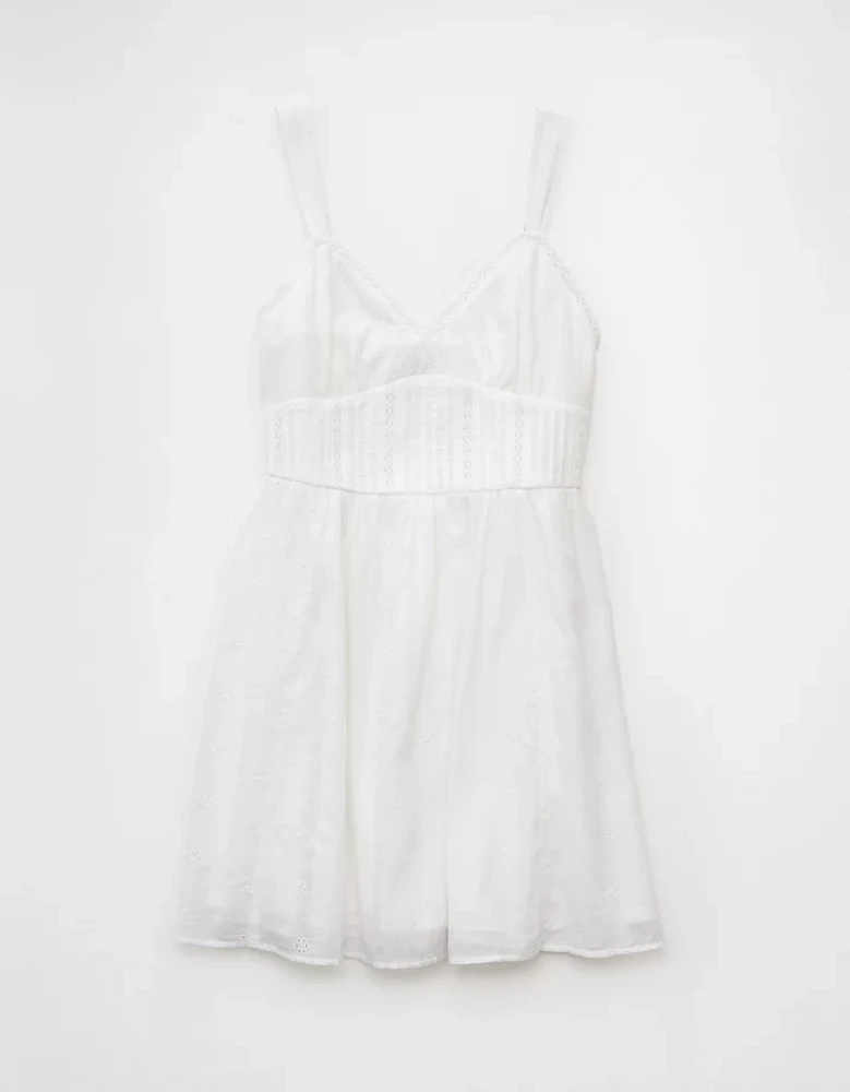 Minirobe à œillets encolure en V AE