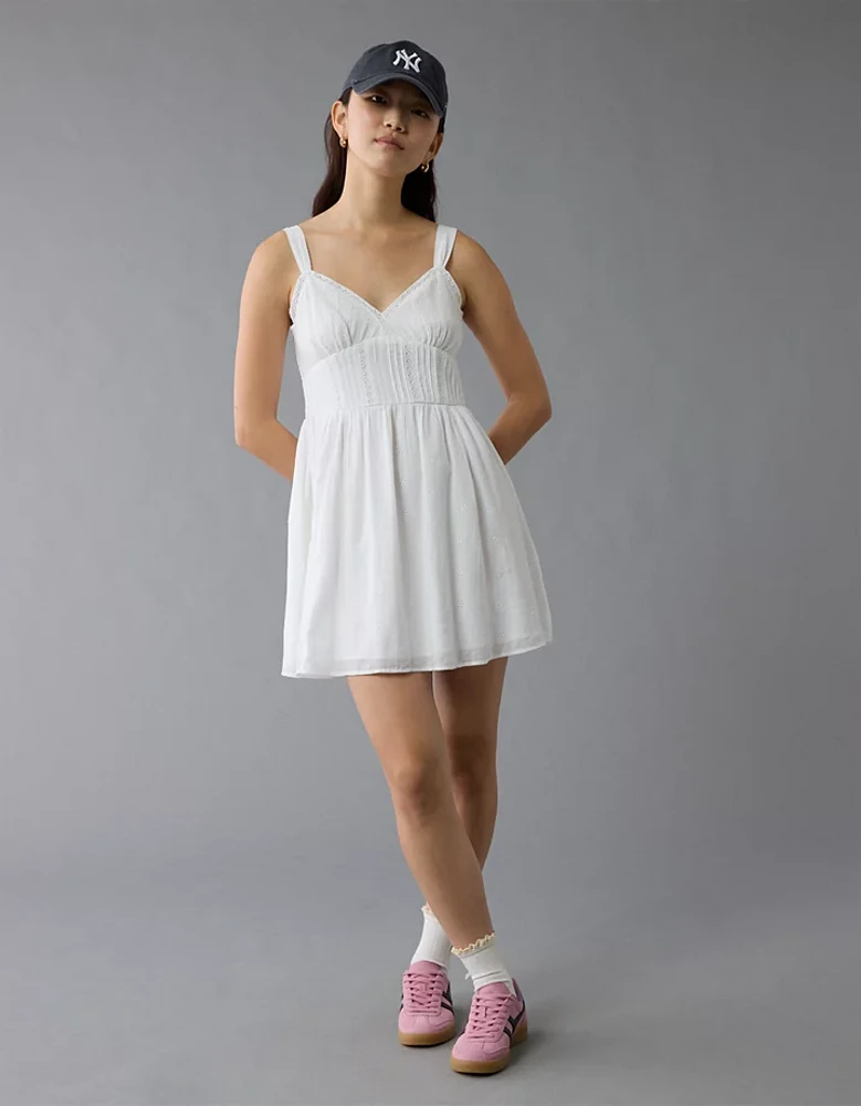 Minirobe à œillets encolure en V AE