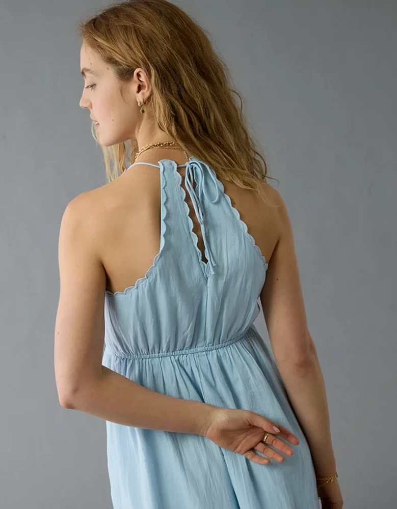 Robe mi-longue brodée à encolure en V AE