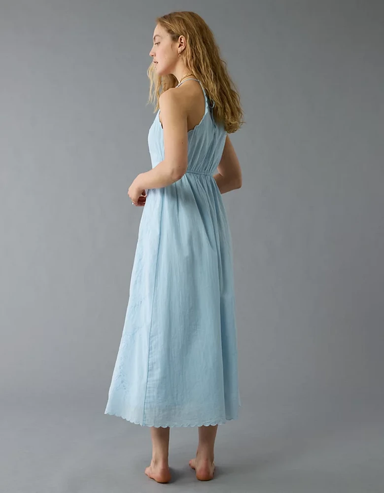 Robe mi-longue brodée à encolure en V AE