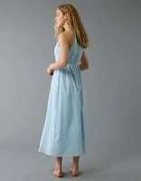 Robe mi-longue brodée à encolure en V AE