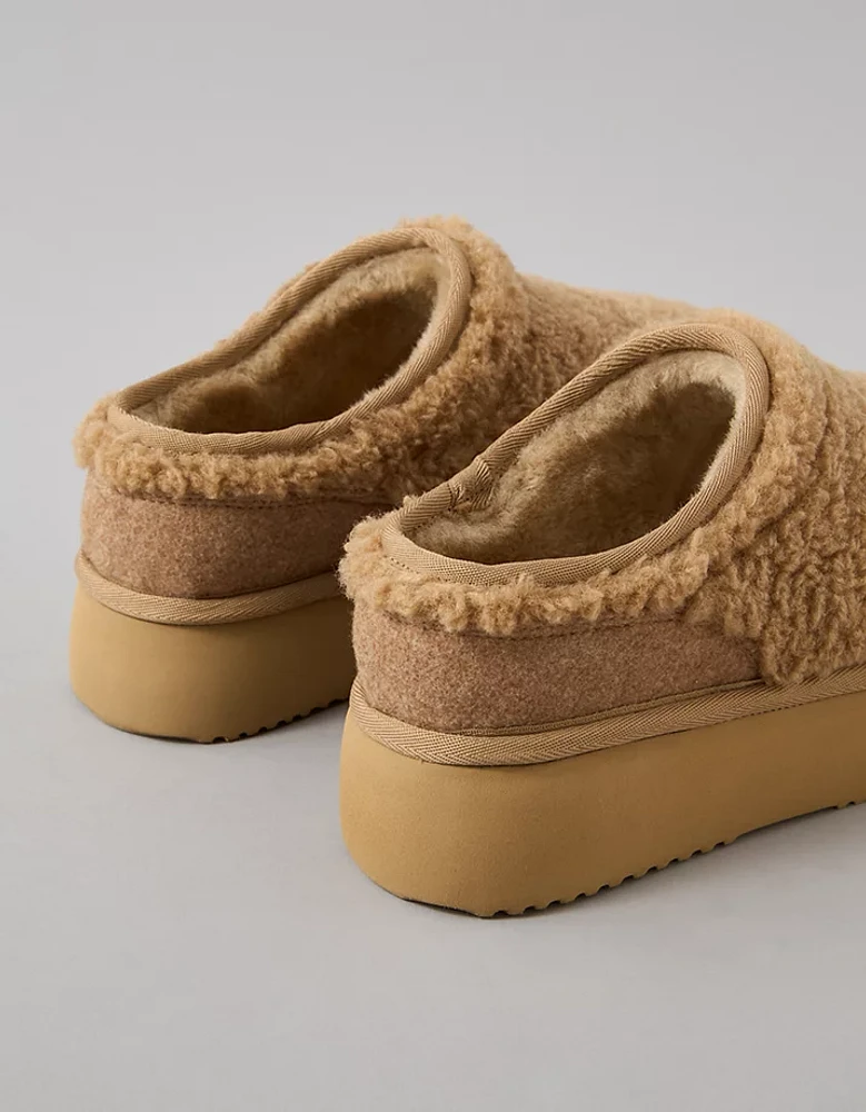 AE The Sherpa Hangout Slip-On Slipper