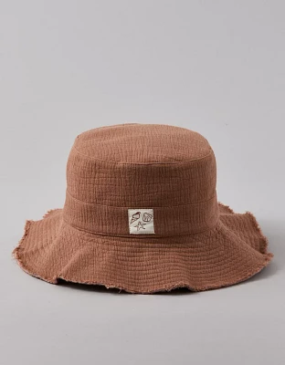 Chapeau cloche à écusson AE
