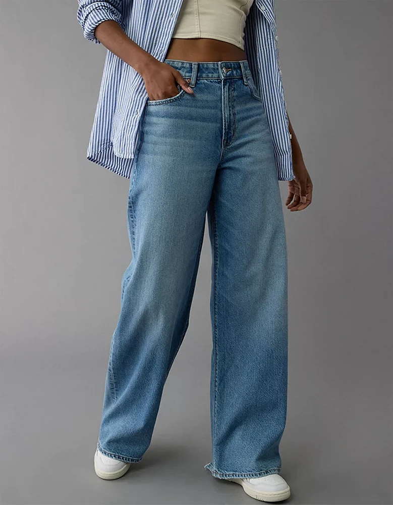 AE Strigid Super High-Waisted Ultra Wide-Leg Jean