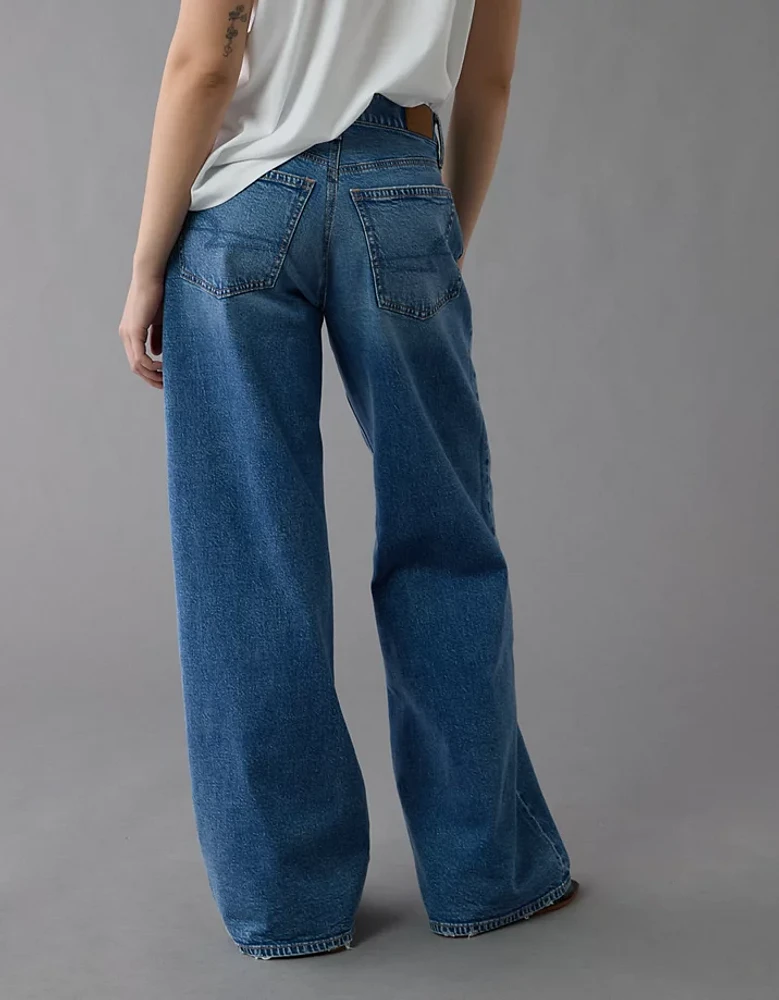 AE Strigid Low-Rise Ultra Wide-Leg Jean