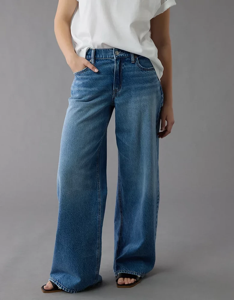 AE Strigid Low-Rise Ultra Wide-Leg Jean