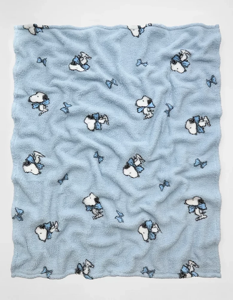 AEO Snoopy Blanket