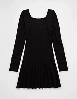 Minirobe ajustée à la taille décolleté carré en tricot AE