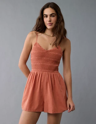 Barboteuse texturée à encolure en V et smocks AE