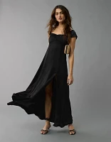 Robe longue à épaules dénudées et décolleté en cœur satin AE