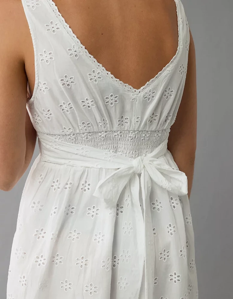 Minirobe festonnée à encolure en V AE