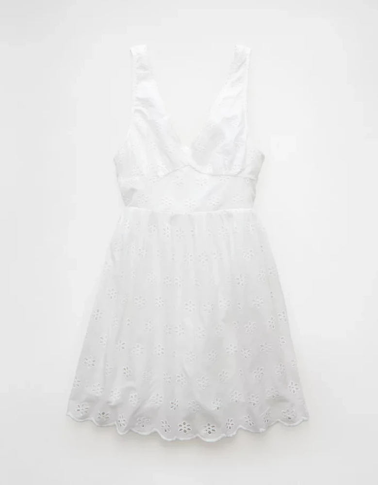 Minirobe festonnée à encolure en V AE