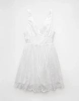 Minirobe festonnée à encolure en V AE