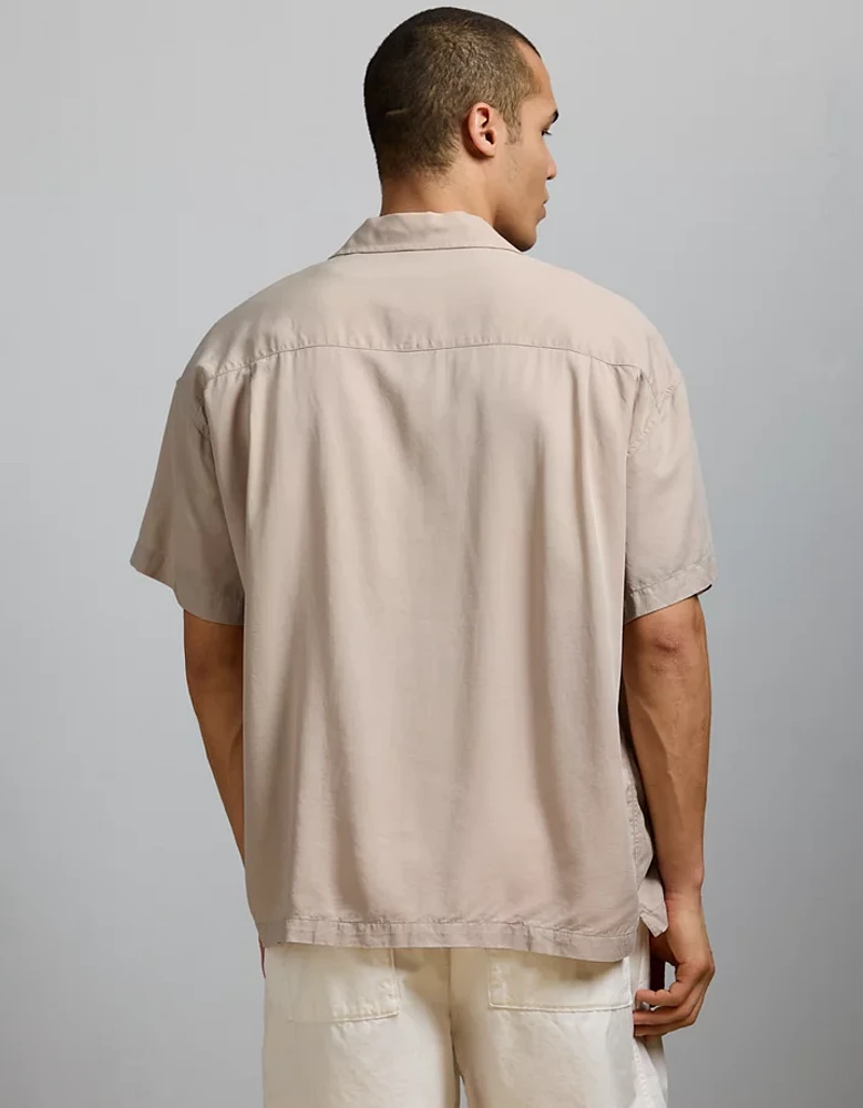 AE77 Premium Relaxed Short-Sleeve Button-Up Shirt