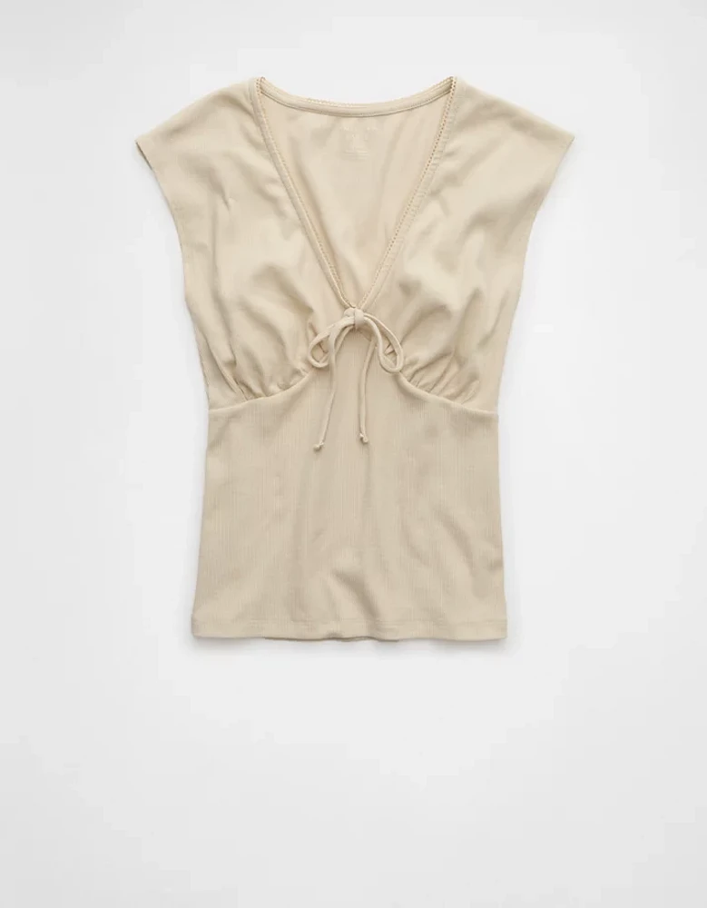 Petit t-shirt à encolure en V avec boucle AE