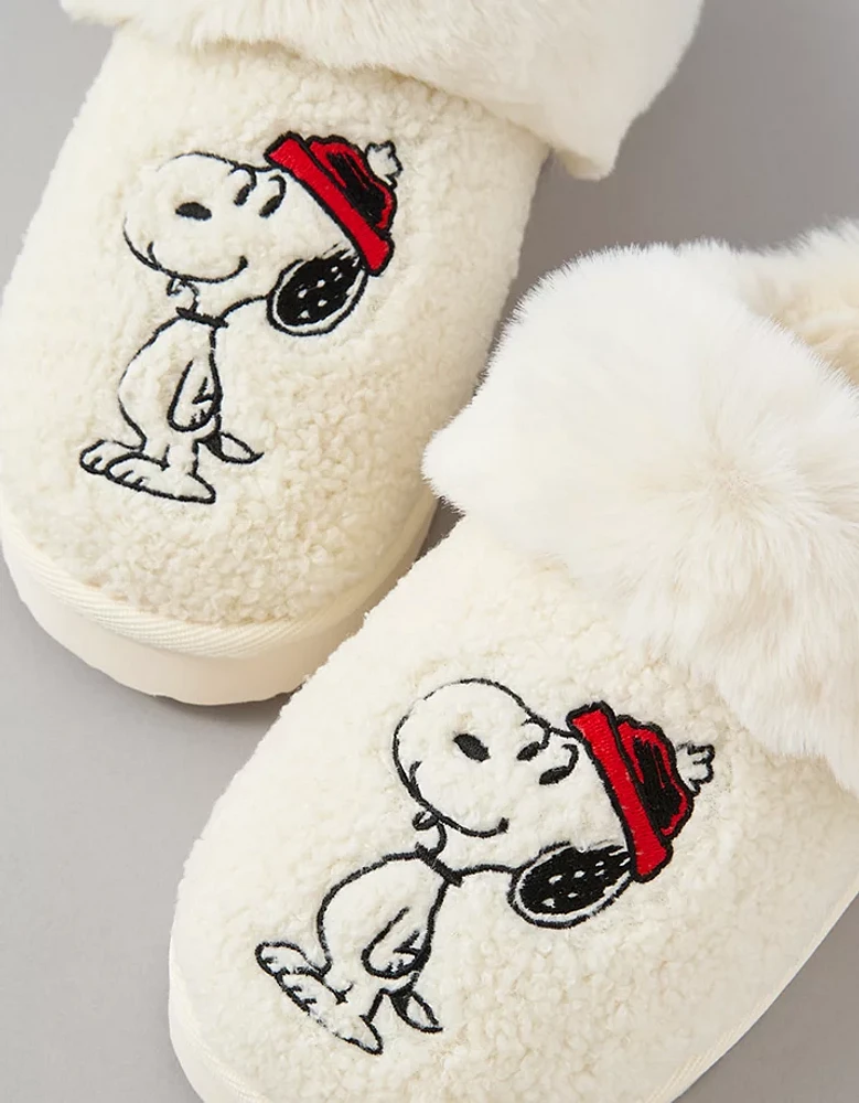 AE Snoopy Winter Scuff Slipper