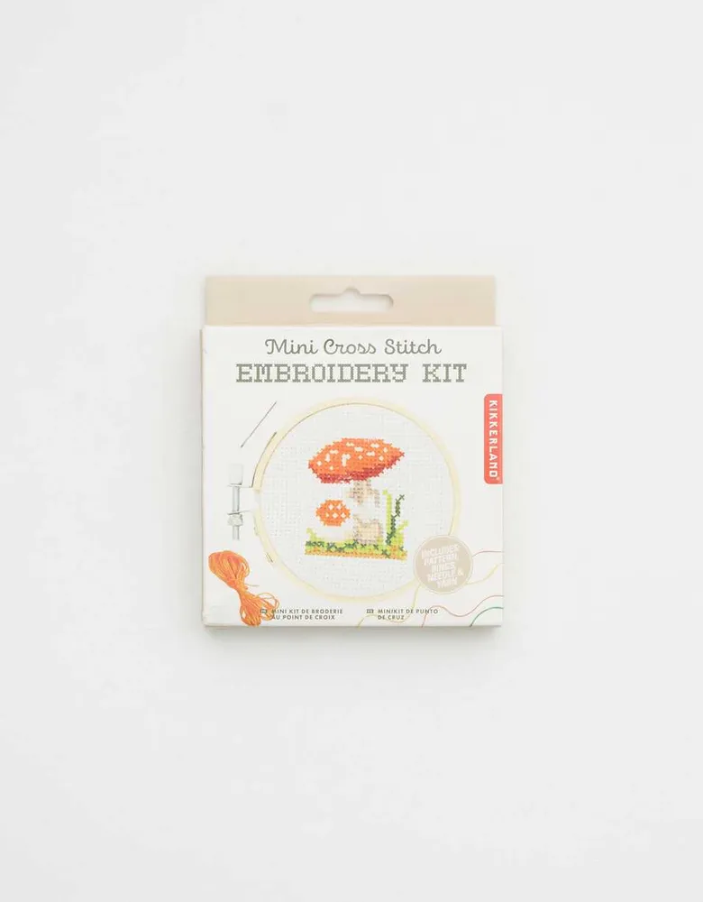 Kikkerland -Emergency Sewing Kit