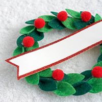 Felt Wreath and Banner Gift Topper