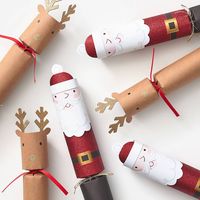 Santa & Reindeer Party Crackers