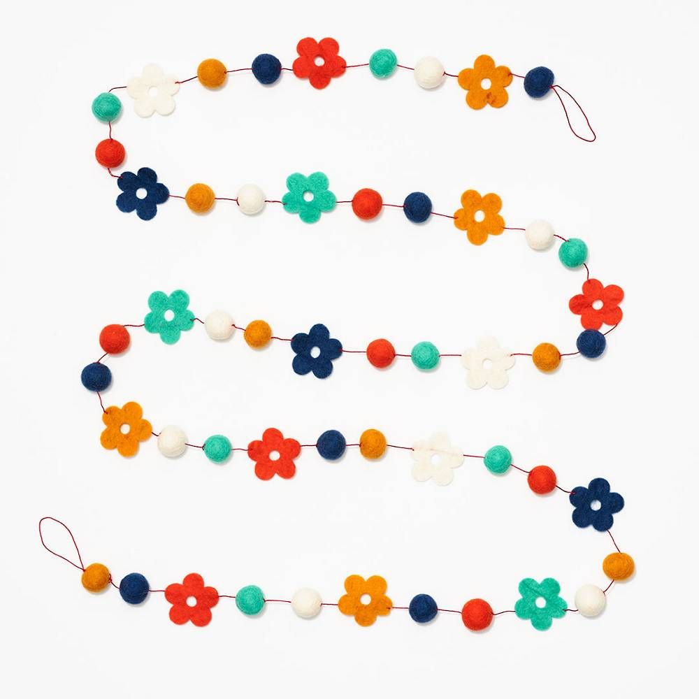 Daisy Felt Garland