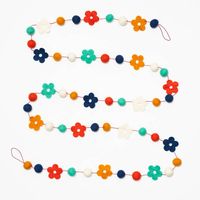 Daisy Felt Garland