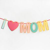 I Heart Mom Oversized Garland