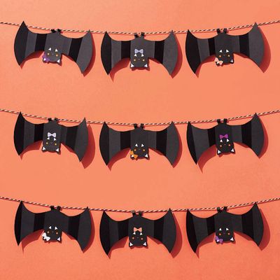 Hanging Bats Halloween Garland Craft Kit