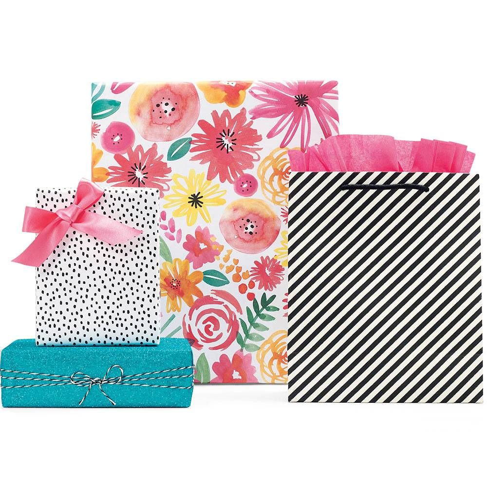 Vanilla Bean Dot on White Wrapping Paper