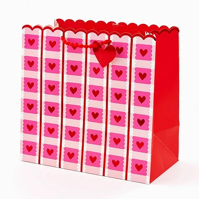 Plaid Scalloped Heart Gift Bag