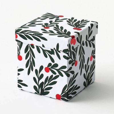 Holly Berry Medium Gift Box