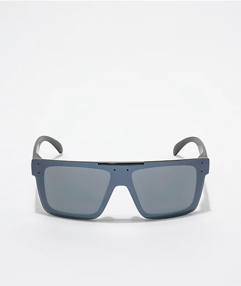 Quatro Sunglasses: Black