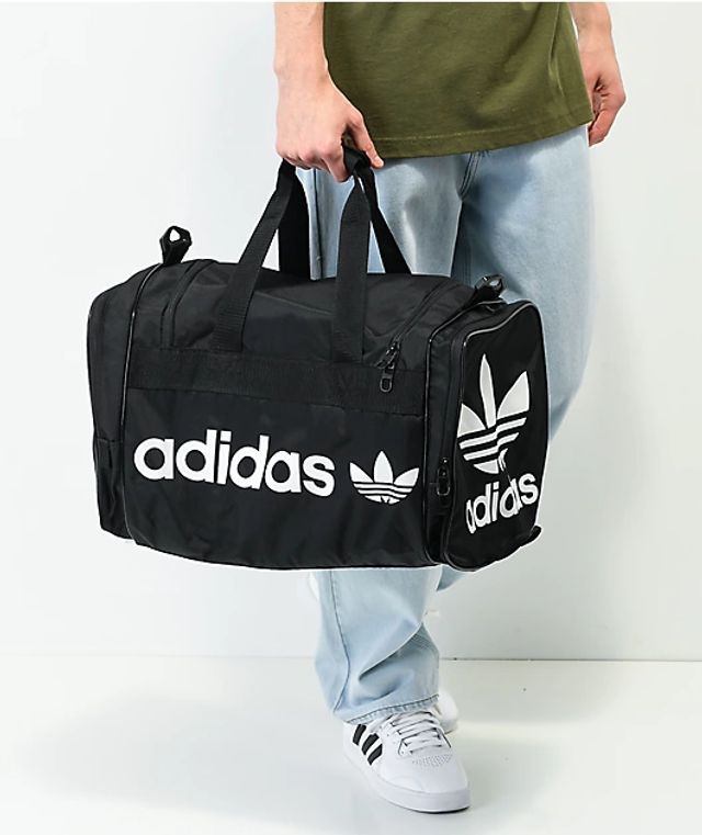Ajustamiento silencio Interrupción Adidas Originals Santiago 2.0 Black Duffel Bag | Mall of America®