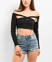 24COLOURS Cutout Black Long Sleeve Crop Top