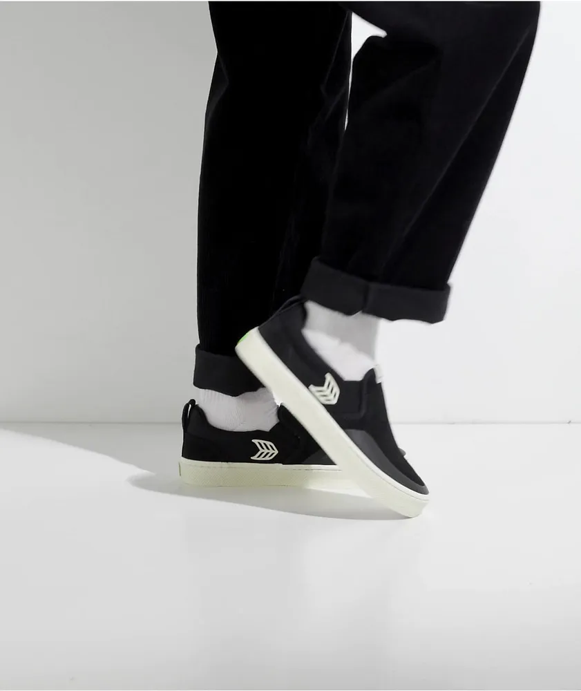 Cariuma Slip On Pro Black & White Skate Shoes