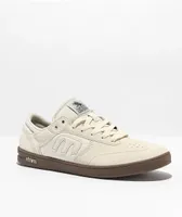 https://cdn.mall.adeptmind.ai/https%3A%2F%2Fscene7.zumiez.com%2Fis%2Fimage%2Fzumiez%2Fproduct_main_medium_2x%2FEtnies-x-Bones-Windrow-Vulc-White-%2526-Gum-Skate-Shoes-_368958-front-US.jpg_small.webp