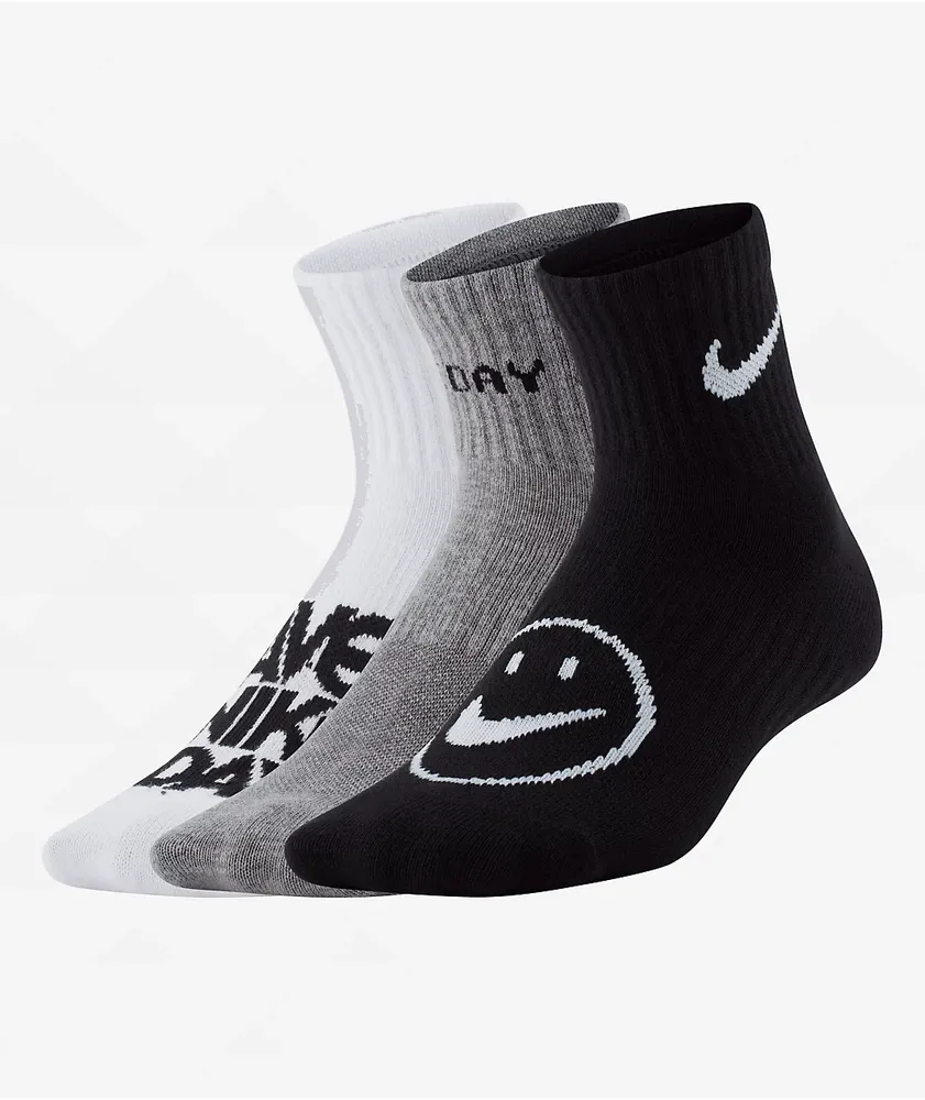 Nike Kids Comfort Smiles Black, White & Grey 3-Pack Crew Socks