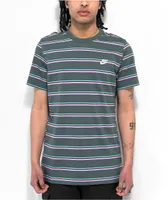 Nike Sportswear Club Spruce Stripe T-Shirt