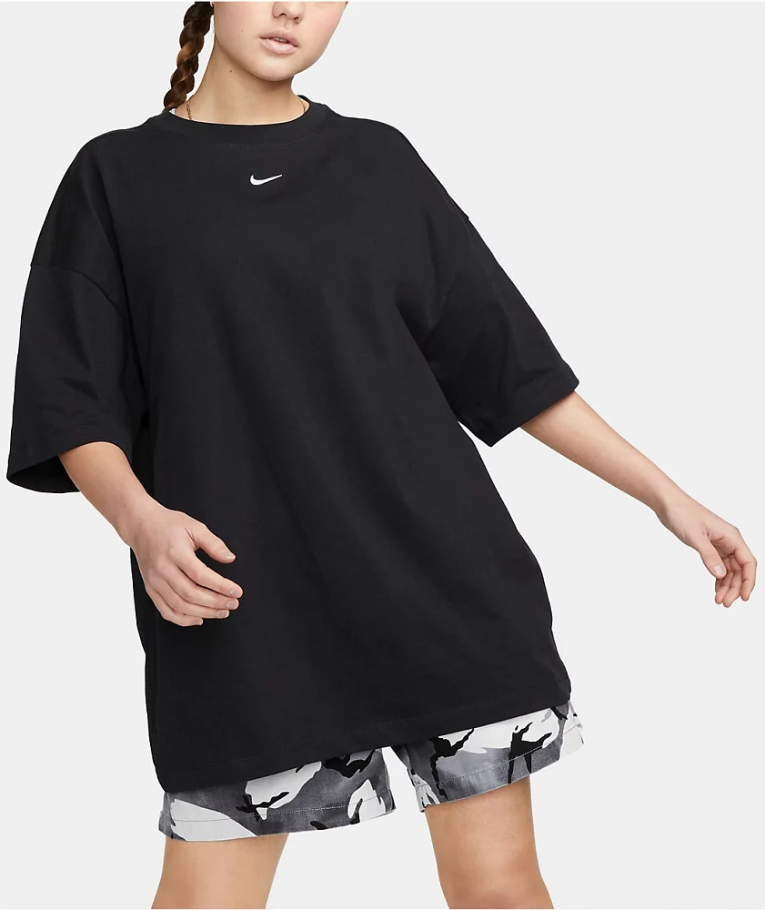 Nike Sportswear Women's Essential Black T-Shirt