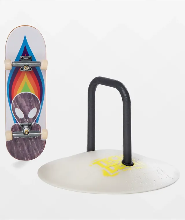 DGK Circular Skateboard Wax