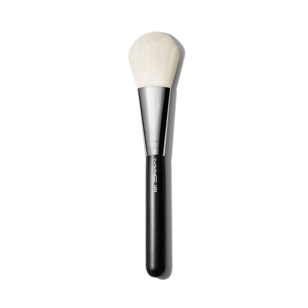 135 Synthetic Large Flat Powder Brush